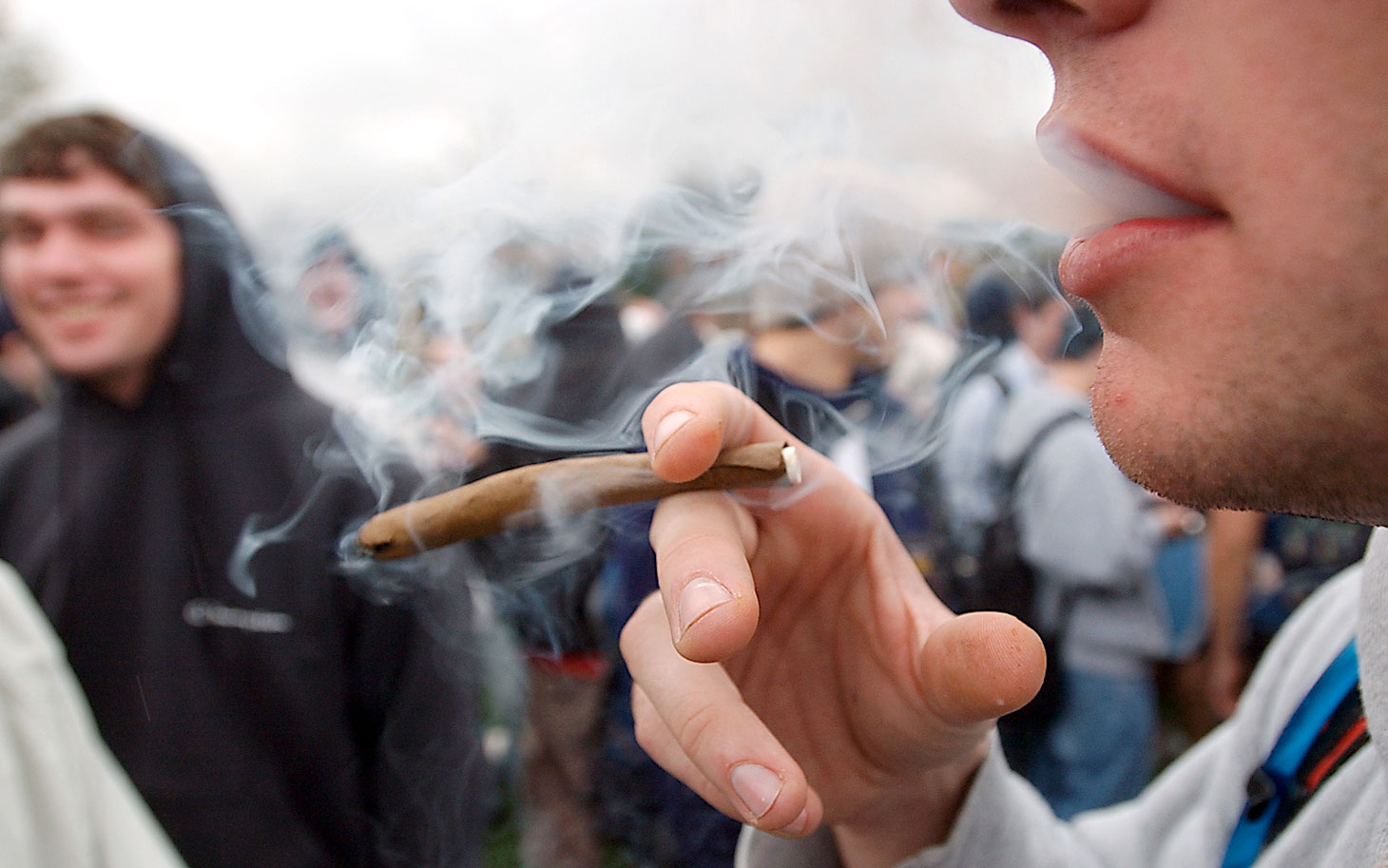 Подросток курит марихуану американский папаша серия про марихуану