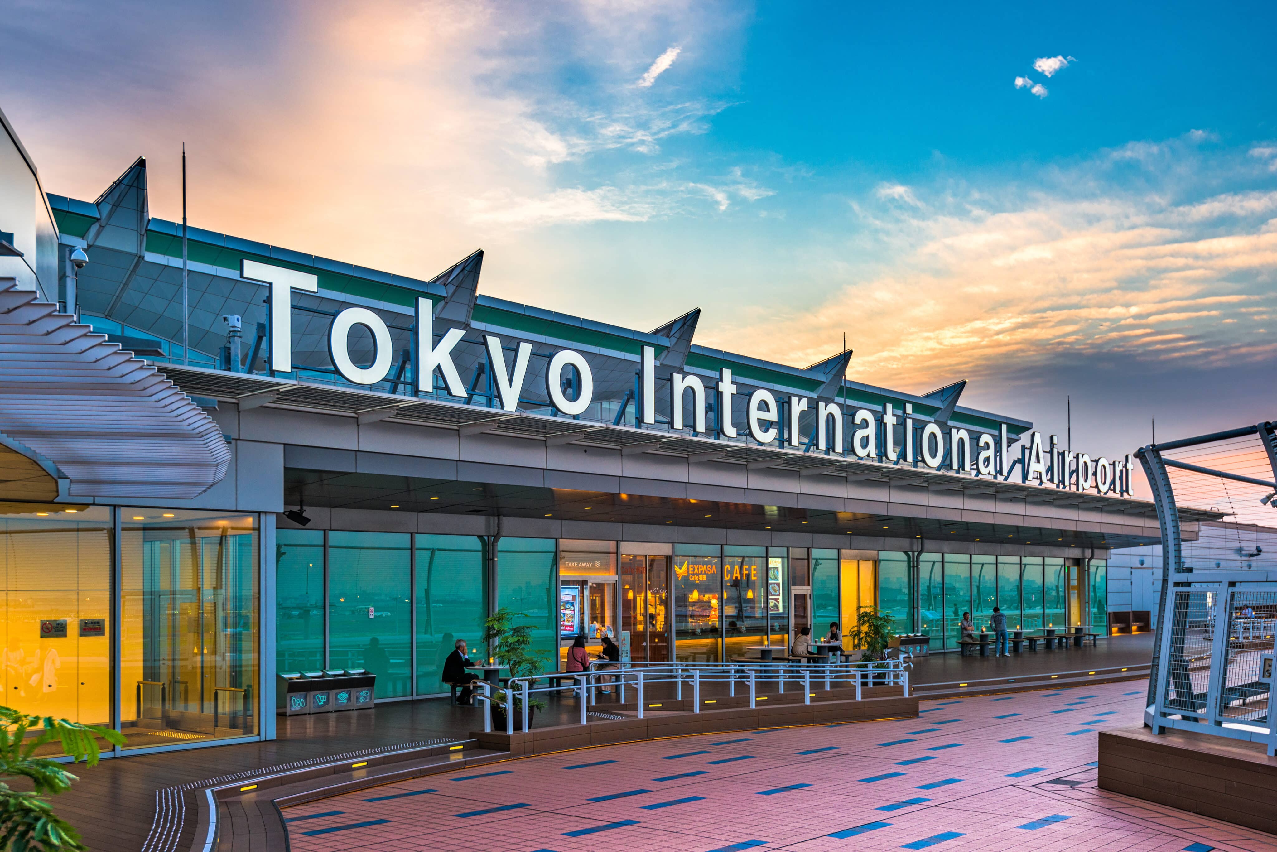 Man Dies at Tokyo Airport With Kilo of Drugs in His Stomach